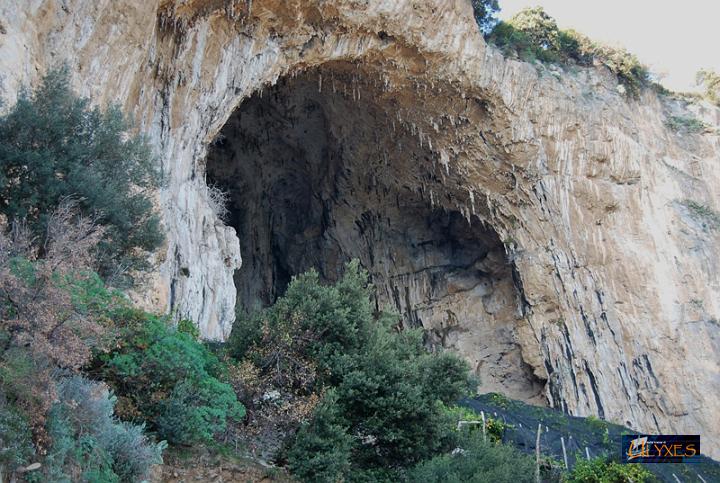 grotta del saraceno.JPG